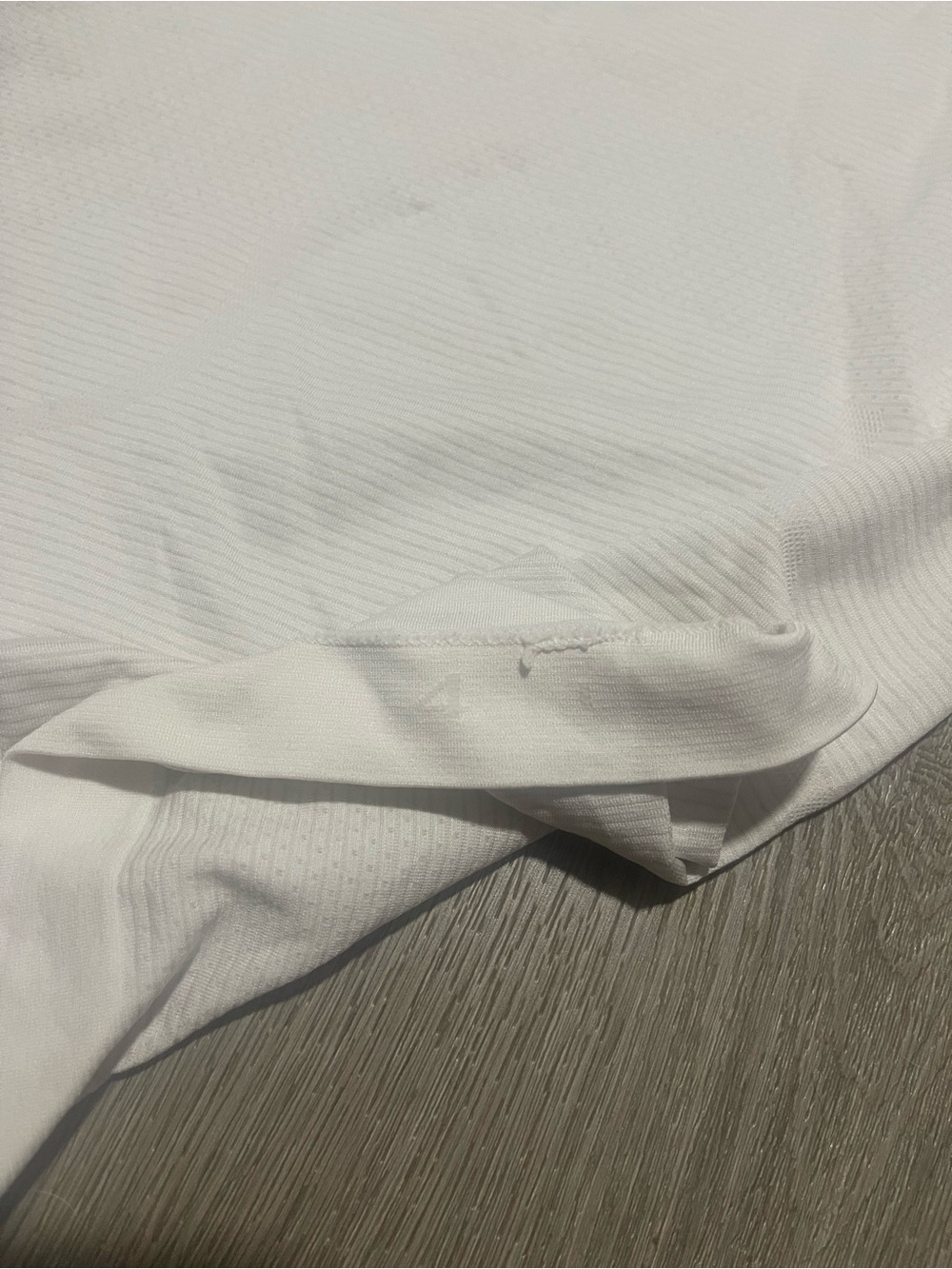 Lululemon Swiftly Tech White Athletic Tee Flawed - Picture 3 of 4